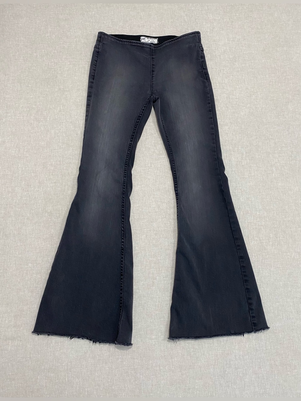 Free People Pull On Flare Bell Botton pant Sz 26 Rise Low Washed black Y2K Retro